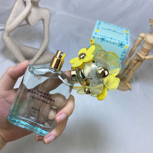 Marc Jacobs Daisy Fresh Skies Eau de Toilette – 75ml (Unisex) - Radhe Perfumes